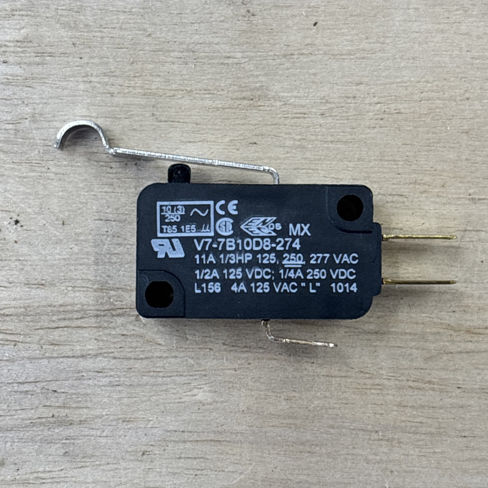 HONEYWELL V7-7B10D8-274  V77B10D8274 MICRO SWITCH NEW NO BOX