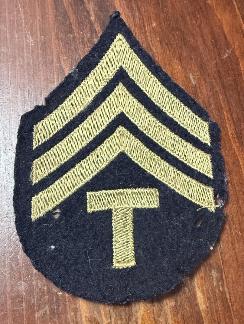 C55 US Army WWII Chevron Technician 4th Grade Embroidered Twill Patch