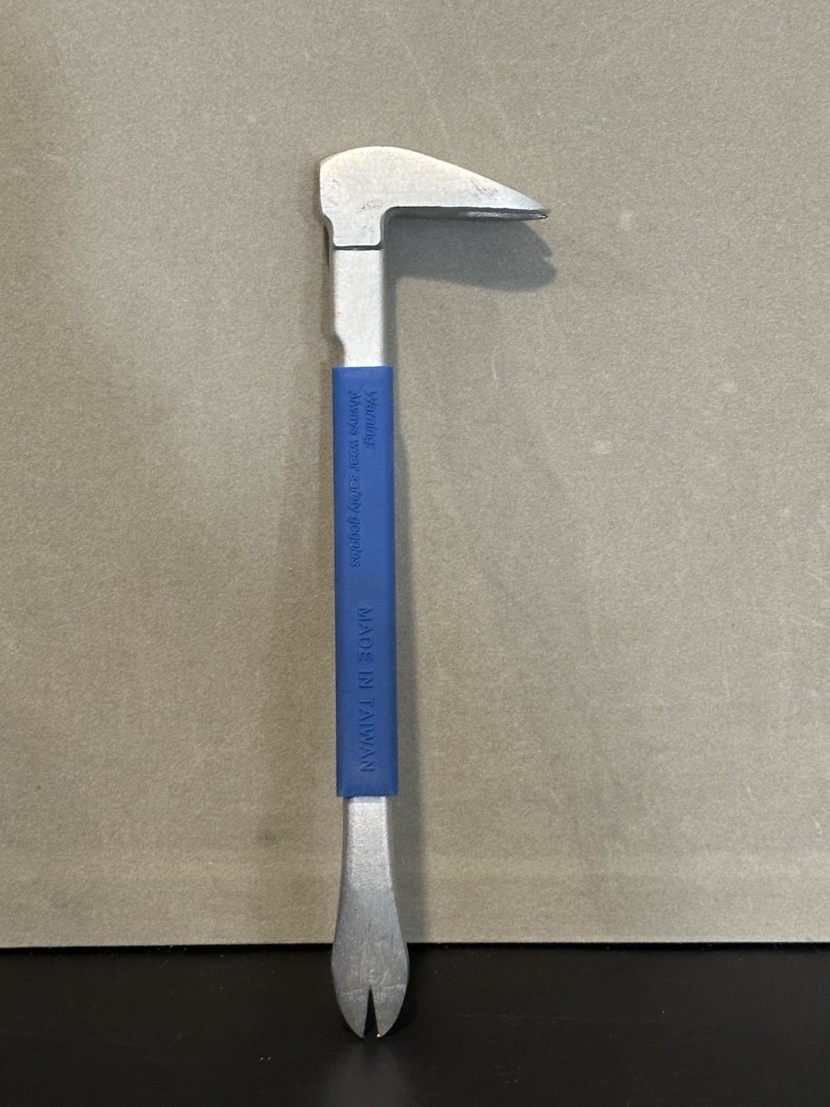 estwing Nail Puller With Grip