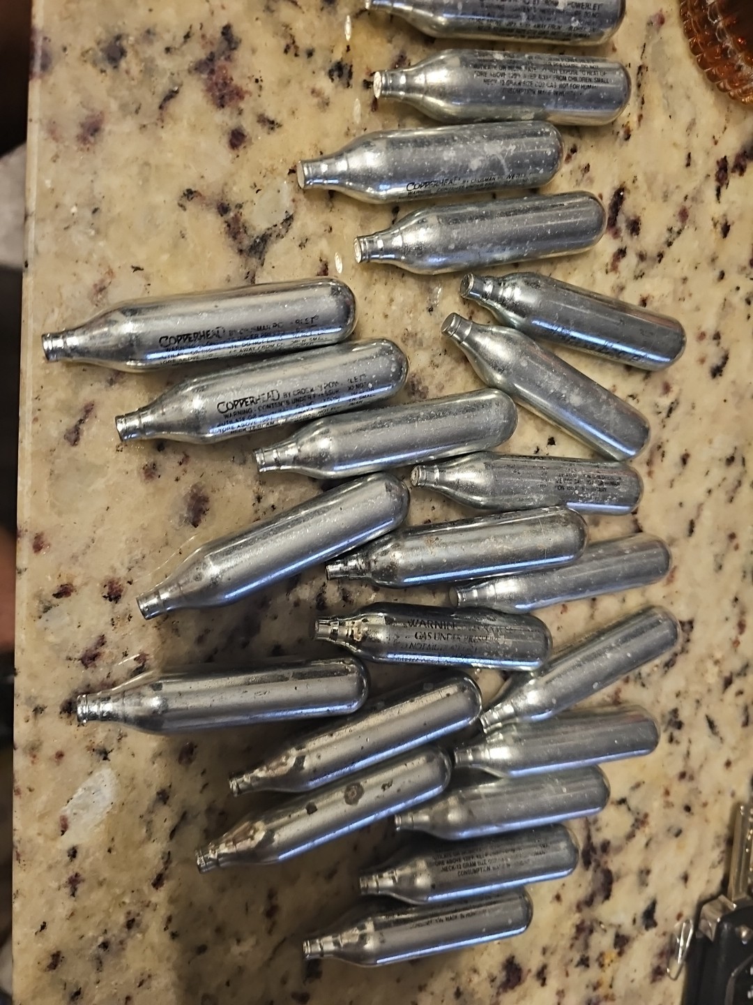 22  CO2 cartrige NON-THREADED C02 paintball BB airsoft AIRGUN OLD BATCH