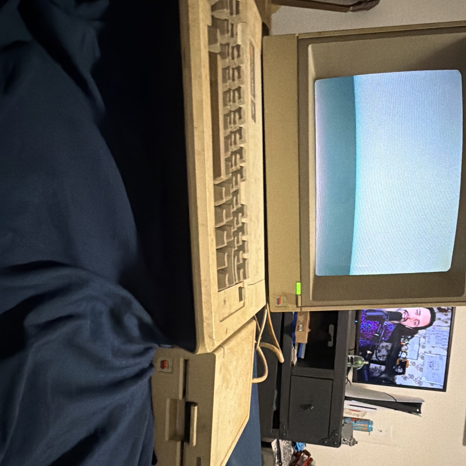 Apple IIc Vintage Home Computer System w/ CRT Monitor
