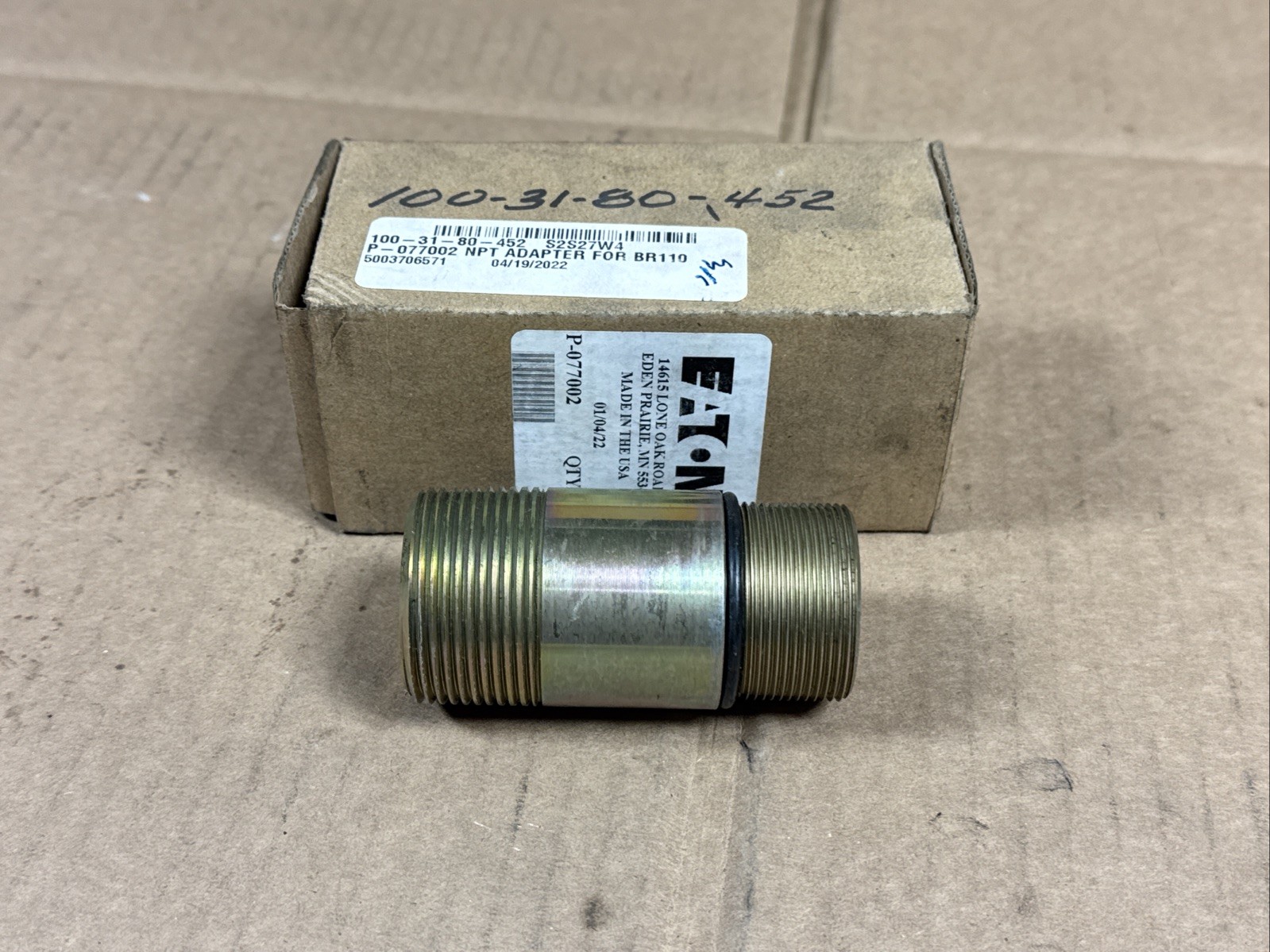 NEW EATON VICKERS P-077002 Breather Adapter BR110 WARRANTY FAST SHIPPING