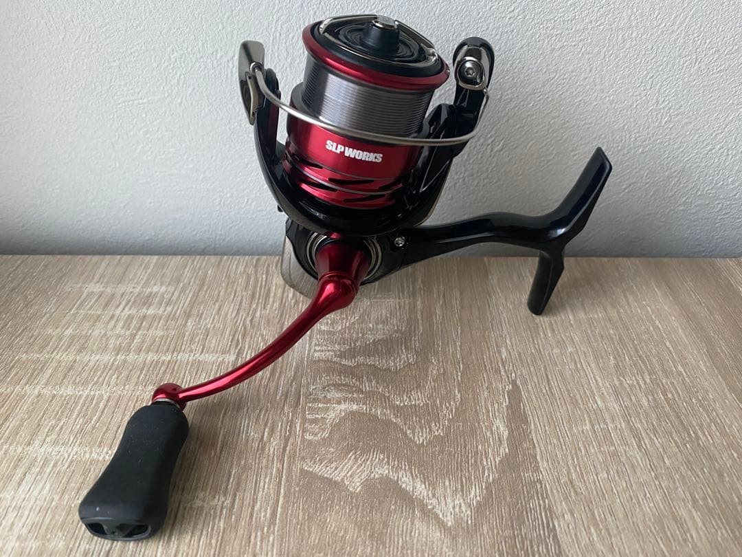 DAIWA 23 Regalis LT2000SP Spinning Reel Custom SLP Spool Handle Authentic