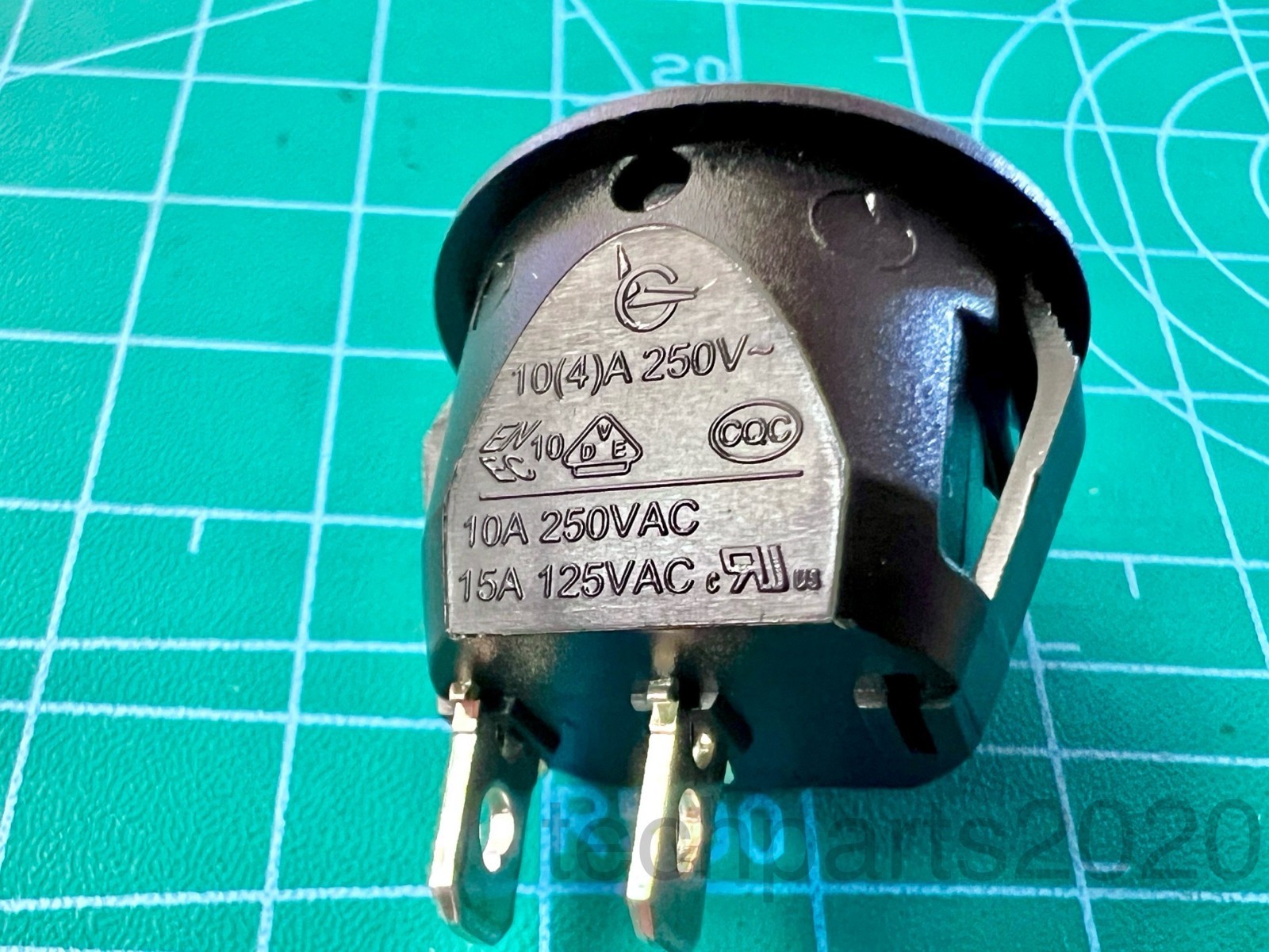 Multicomp Pro SPST On-Off Rocker Switch, Round Panel Mount, 15A @ 125VAC