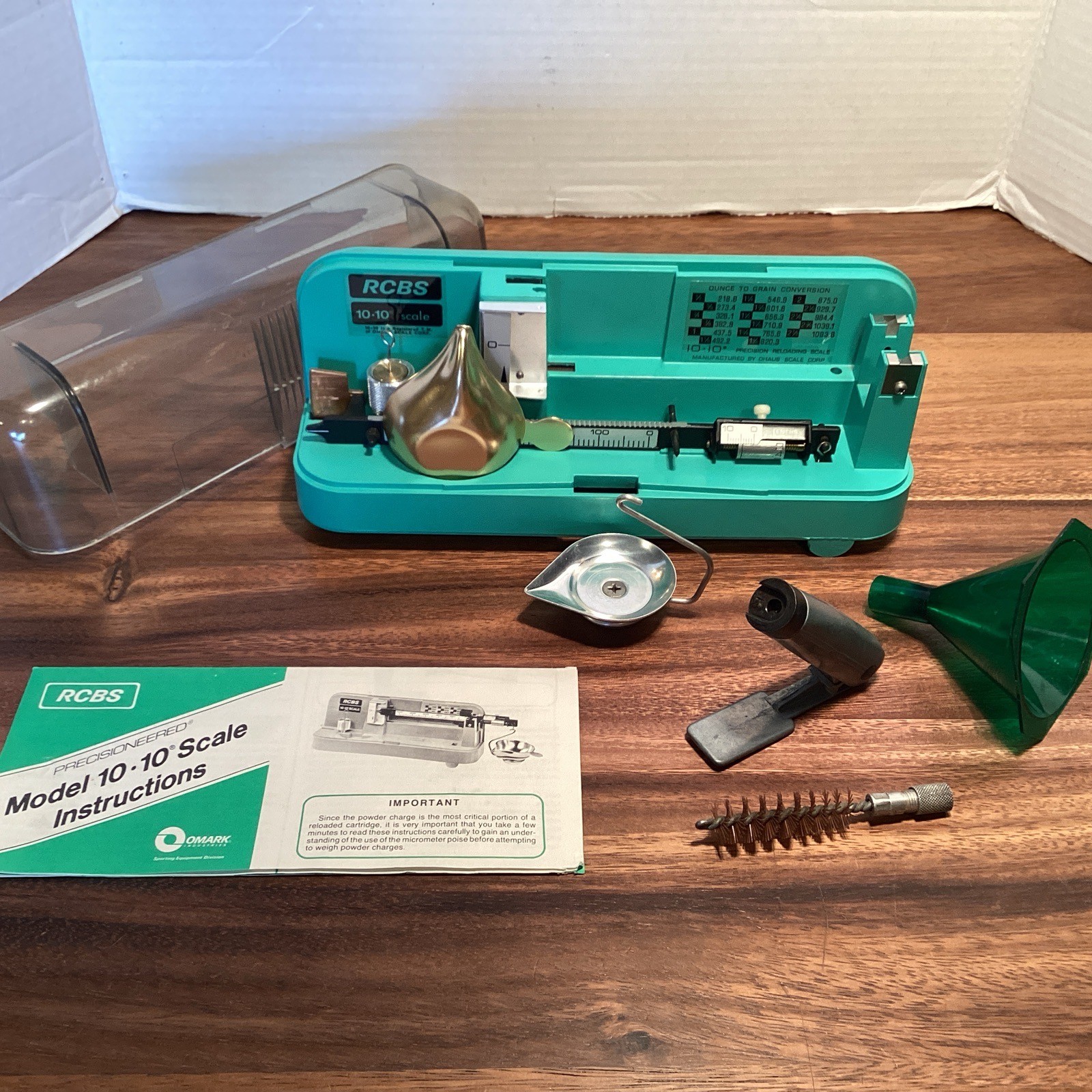 Vtg RCBS Model 10-10 Reloading Beam Scale + Lee Priming Tool + RCBS Funnel