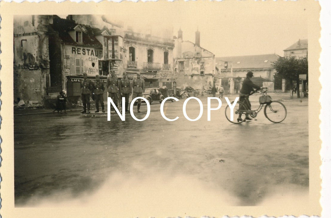Photo WK2 France Small Town Marketplace Wehrmacht etc. X35
