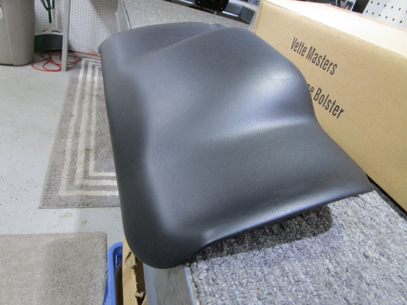 97/04 corvette drivers side padded column knee bolster NEW! 10281429 LH SALE!!!!