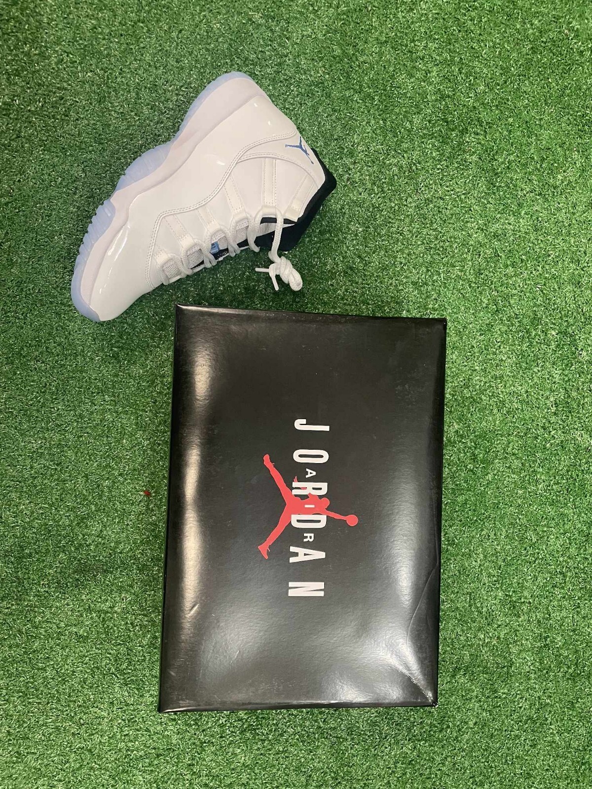 Brand NEW! Air Jordan 11 Retro Legend Blue (2024) Mens & GS CT8012-104