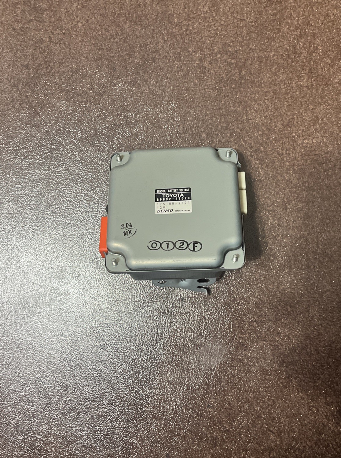 Toyota Prius Hybrid 2010-2015 Battery Voltage Sensor Control module 89892-47020
