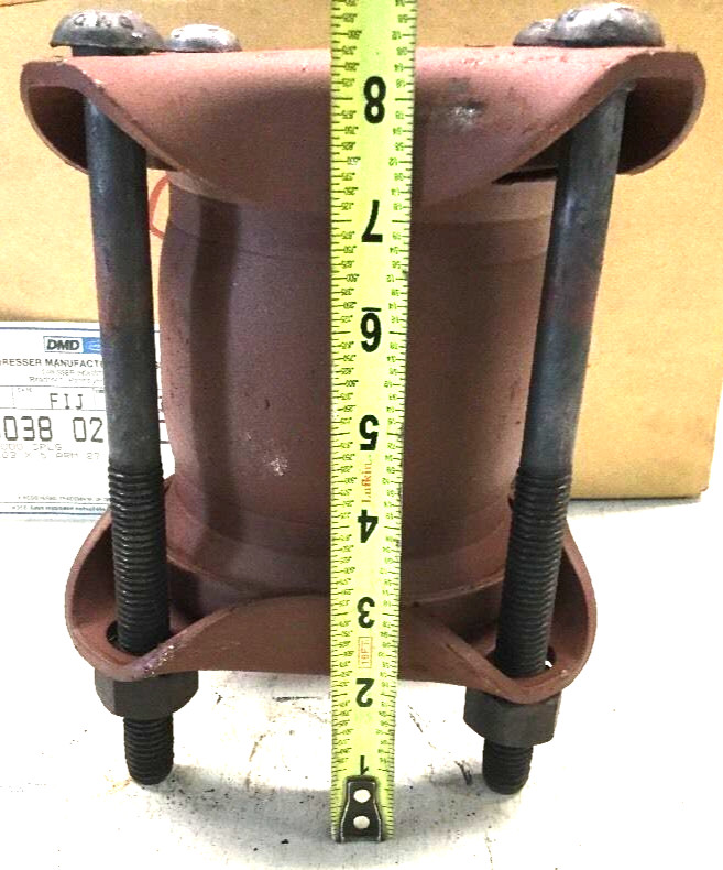 (4) DRESSER Style 38 Plain End Pipe Coupling 3-1/2" IPS For Steel Pipe Size