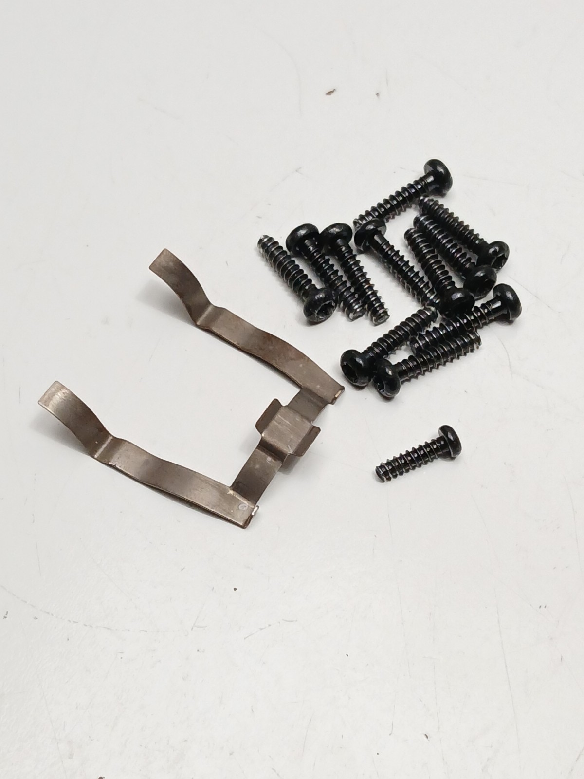 Milwaukee OEM Housing Screws Assembly 2426-20 M12 Oscillating Multi-Tool. #15