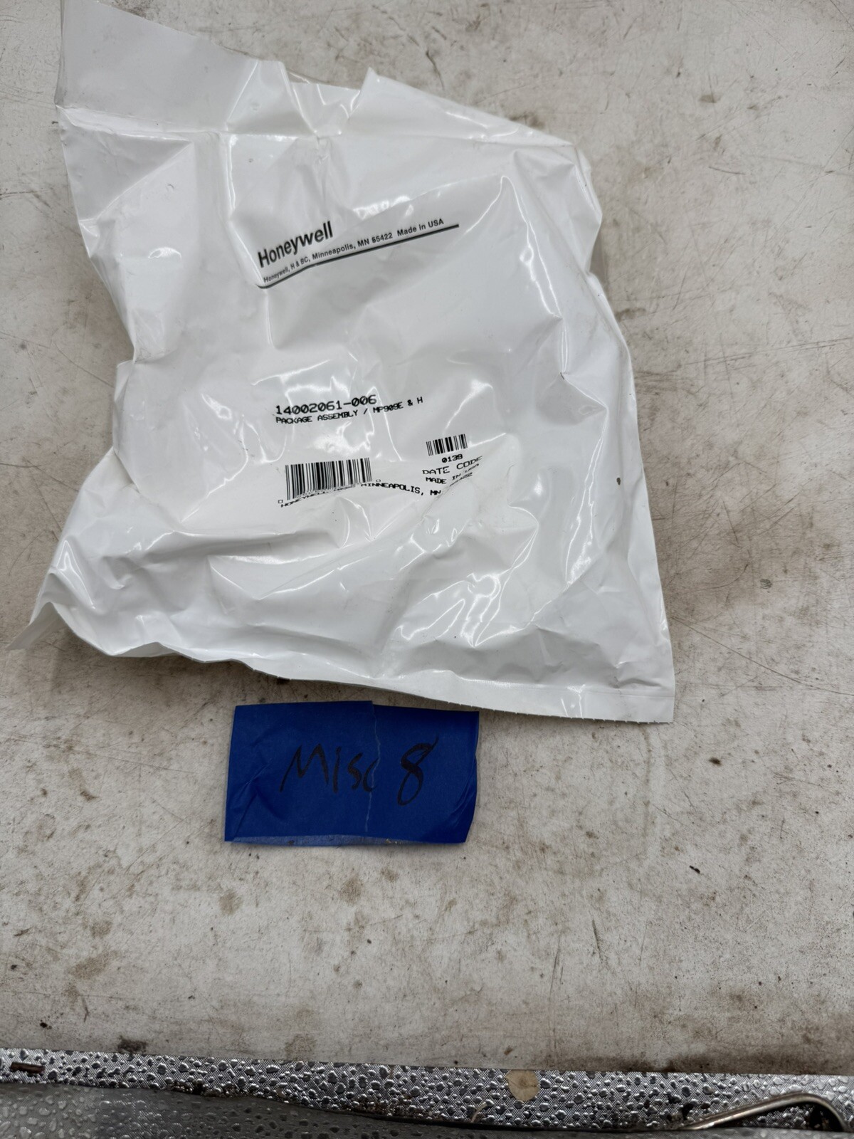 Honeywell 14002061-006 Package Assembly MP909E & H Damper Actuator Arm
