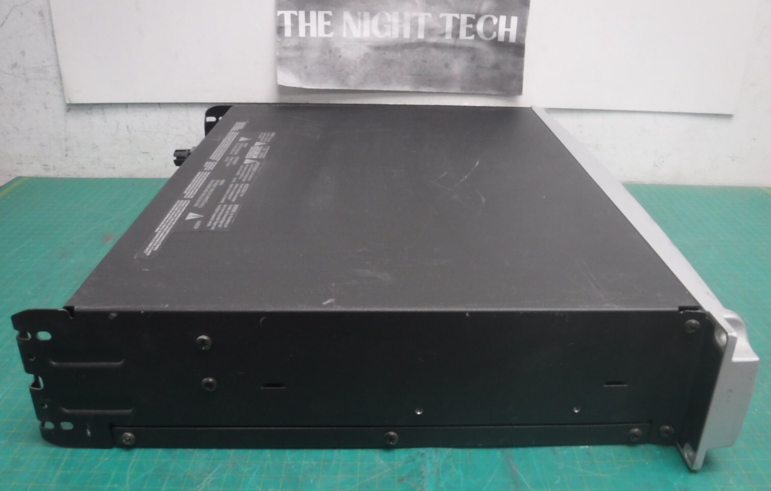QSC PLX1802 PROFESSIONAL 1800 WATT POWER AMPLIFIER