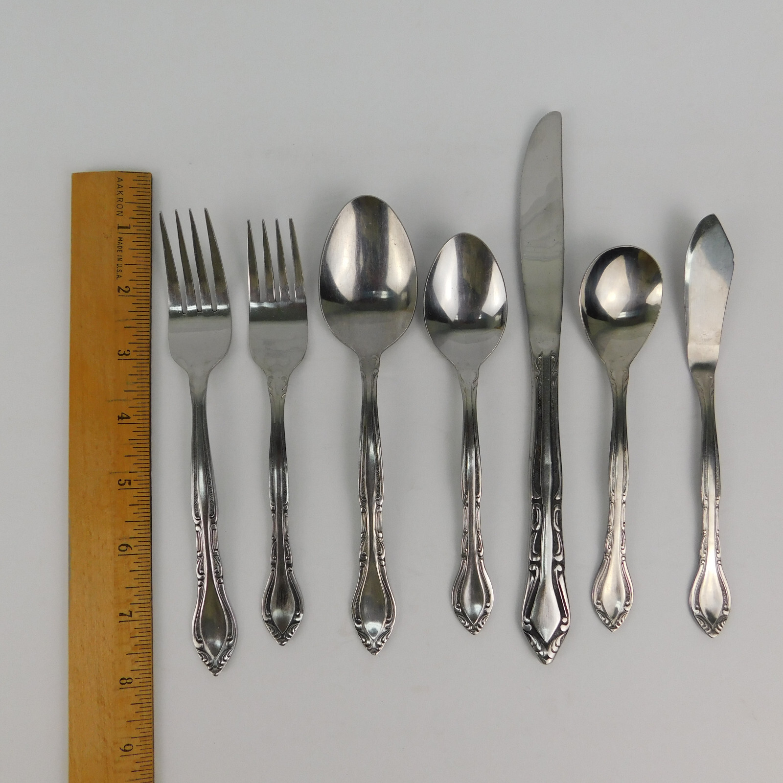 ROGERS CO/Stanley Roberts Korea Auberge Stainless Flatware 47pc set