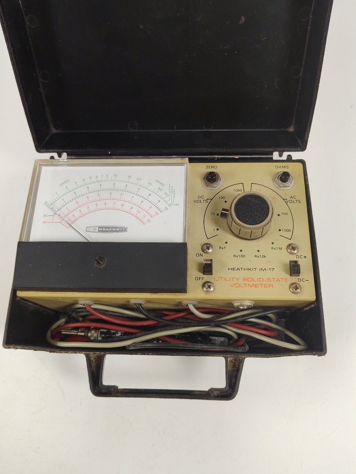 Heathkit Utility Solid-State Voltmeter Model IM-17 in Original Casing No Battery