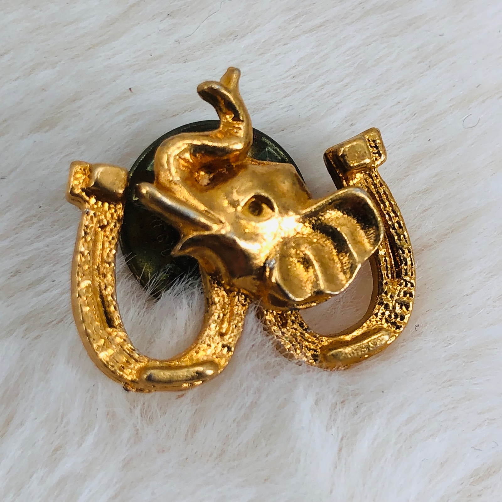Vtg 1960s Gulf Oil Republican GOP Elephant Horseshoe Political Party Lapel Pin