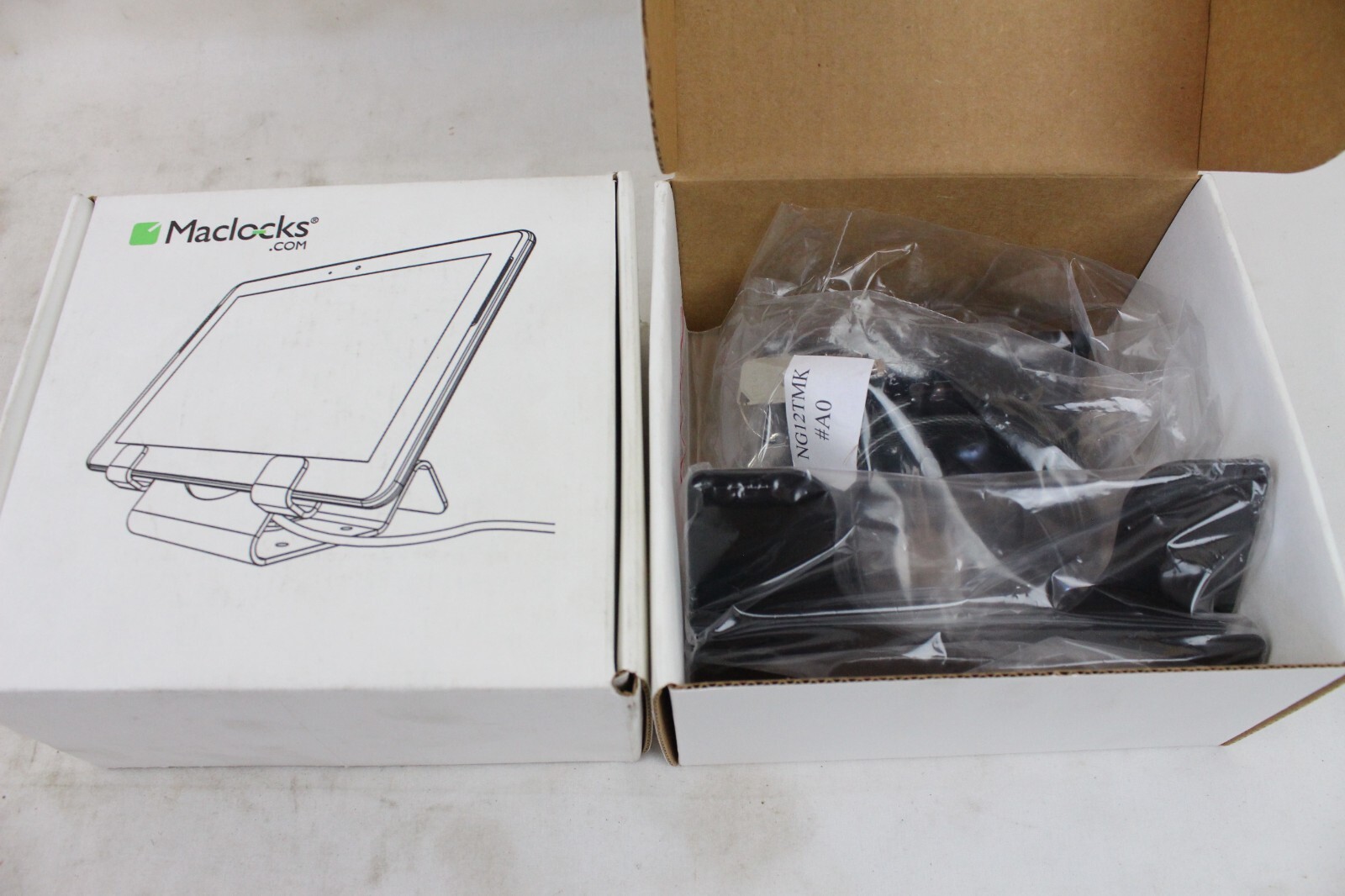 2 NEW Maclocks CL12UTH BB Universal Tablet Lock Security Holder Key Black 44C