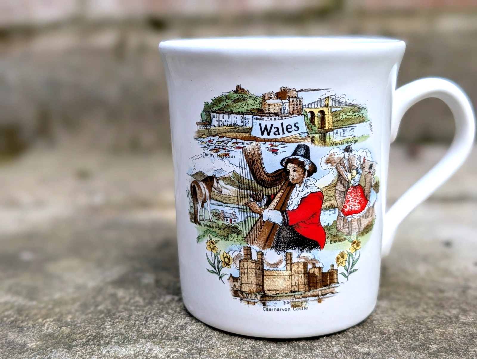 Vtg Souvenir Mug Wales Welsh Dress Menai Bridge Caernarfon Castle Anglesey 1980s