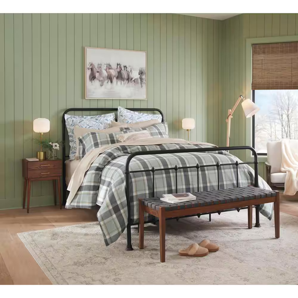 Dorley Farmhouse Black Metal Queen Bed (64.76 in W. X 53.54 in H.)