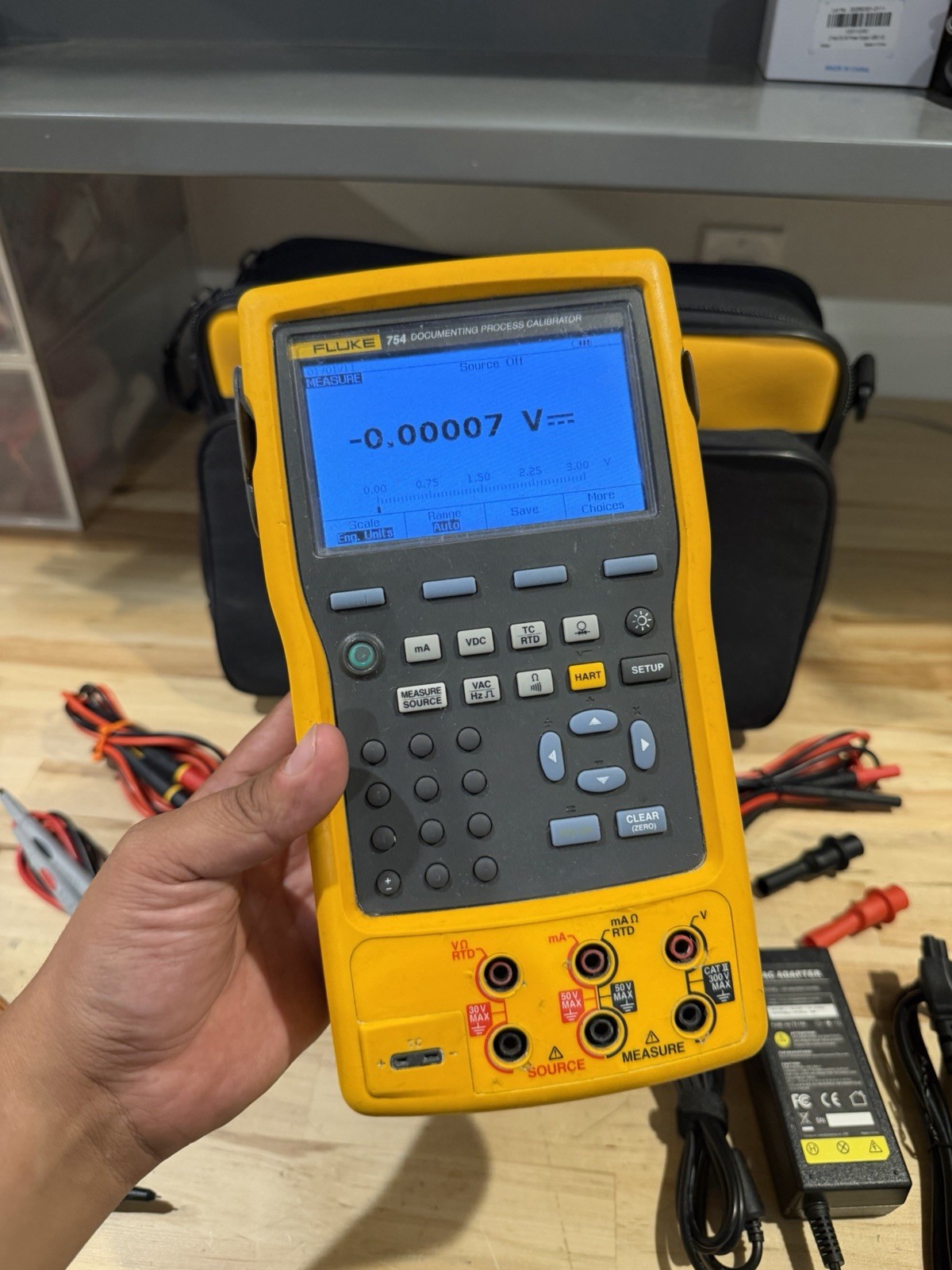 FLUKE 754 DOCUMENTING PROCESS CALIBRATOR W/ ACCESSORIES (TESTED) FREE SHIPPING