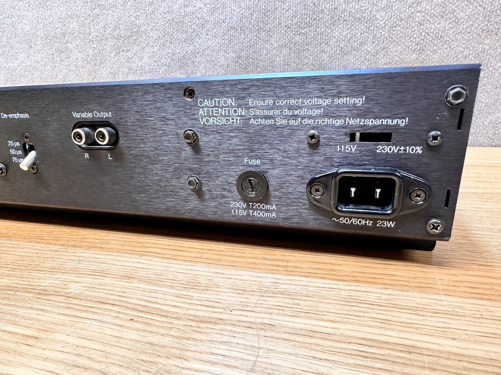 TANDBERG 3011 FM TUNER