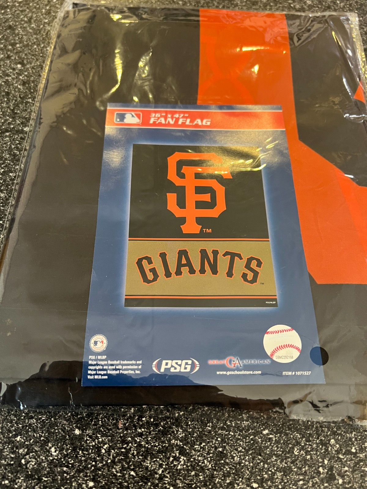 SAN FRANCISCO GIANTS FAN FLAG BIG & BEAUTIFUL ITS 36" X 47 FREE S/H & BRAND NEW!