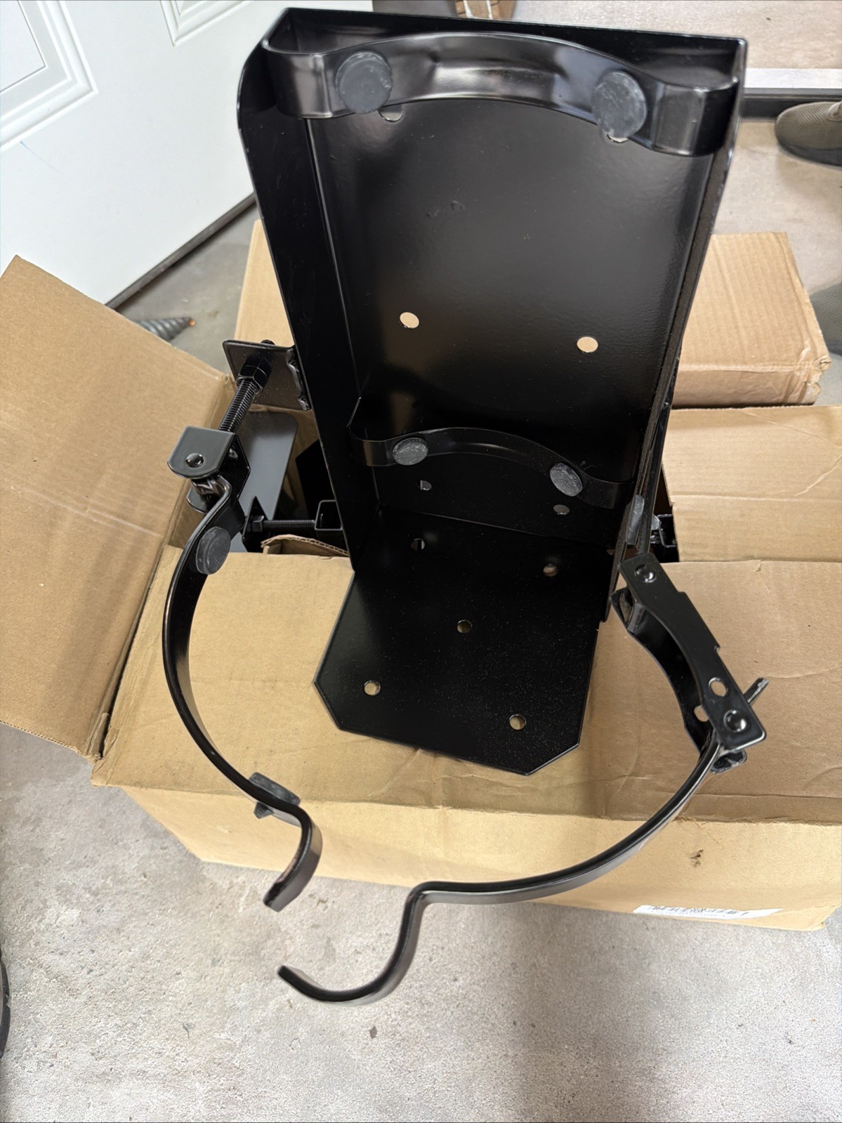 15lb Co2, 30 LB Fire Extinguisher Vehicle and Wall Mount Bracket 7" diameter