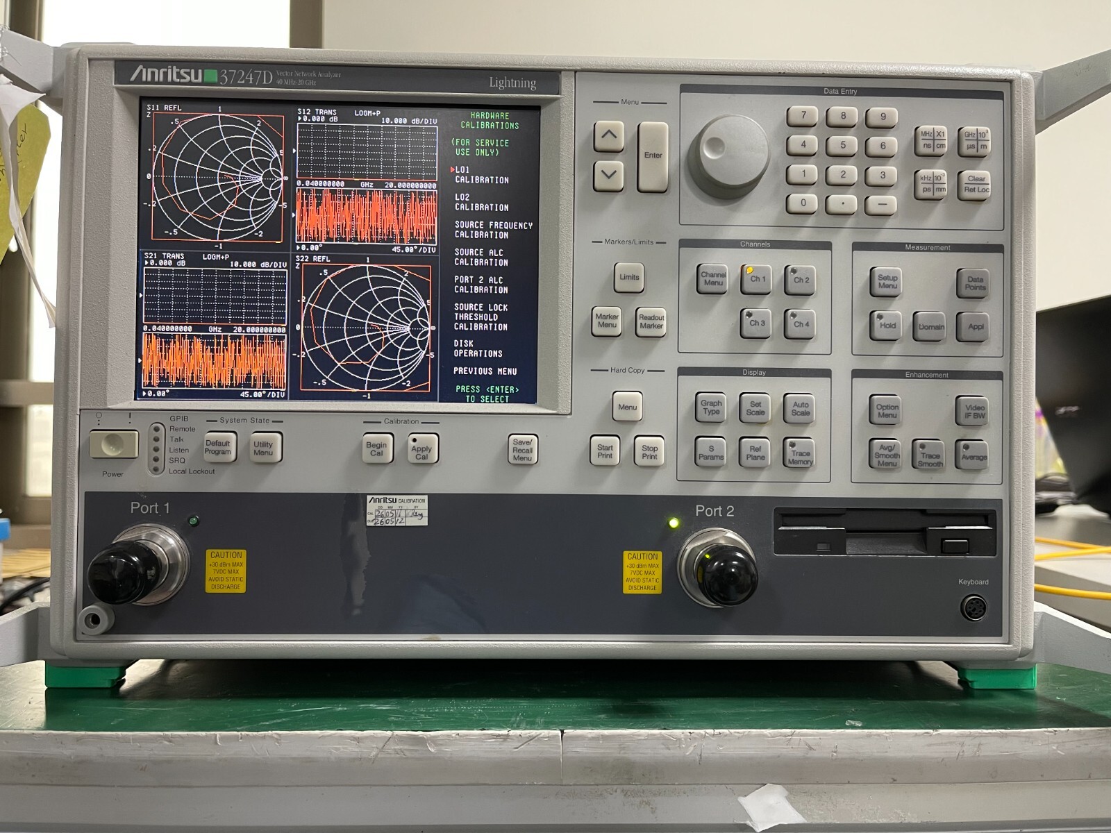 Anritsu 37247D 40 MHz-20 GHz Microwave Vector Network Analyzer Opt.7S , Ethernet