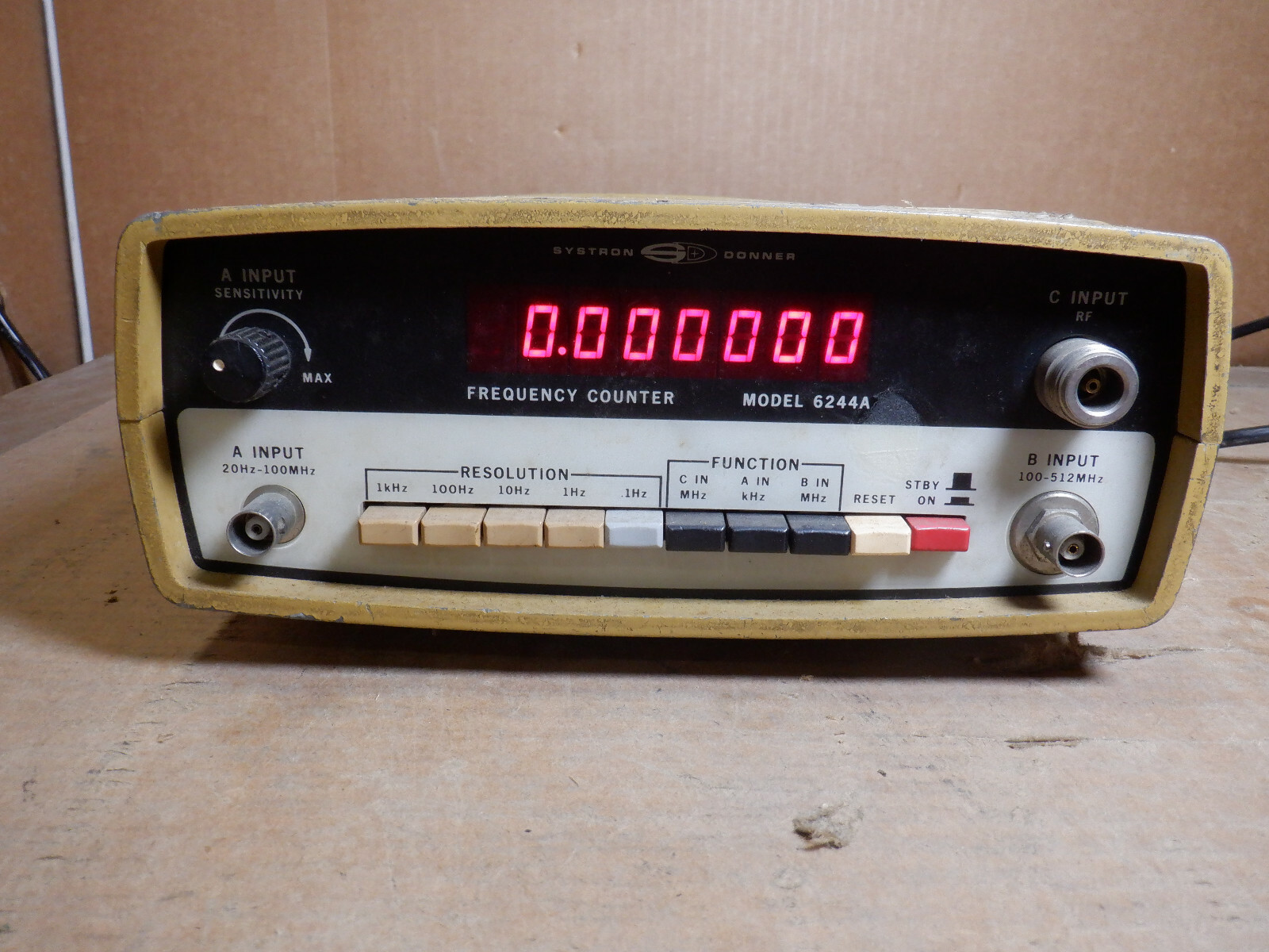 SYSTRON DONNER MODEL 6244A FREQUENCY COUNTER