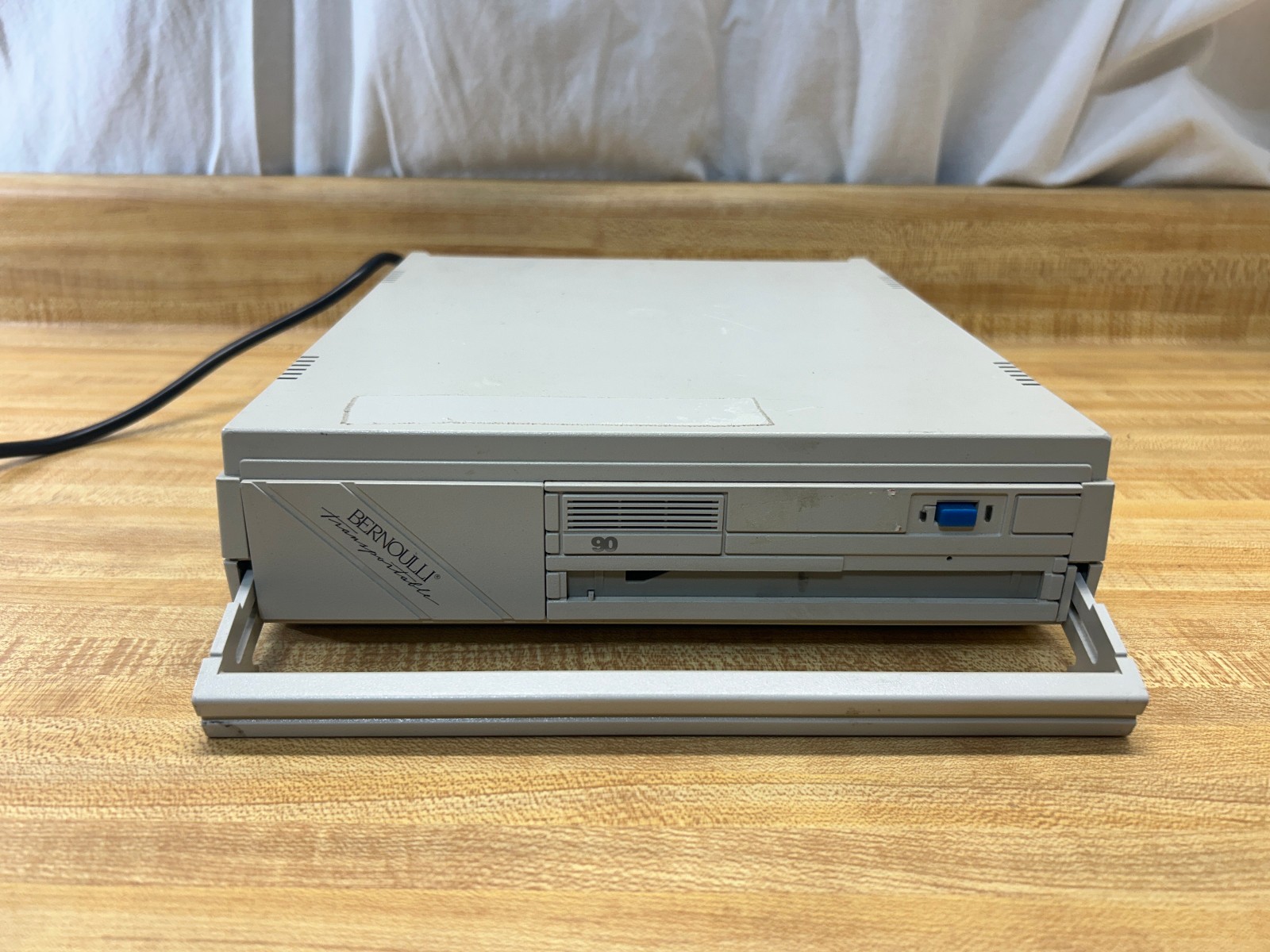 Bernoulli B190T PC Powered 90 Pro External SCSI Optical Drive