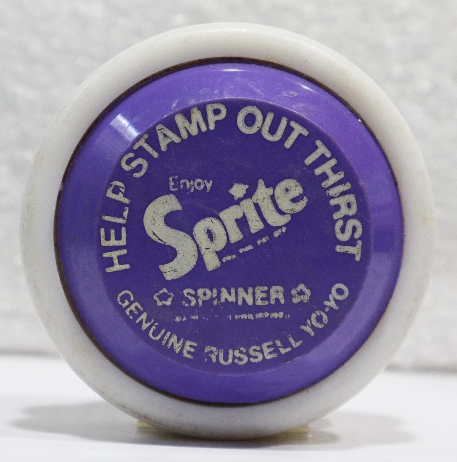 Philippines SPRITE Coca Cola SPINNER Genuine Russell Yo-Yo WHITE / PURPLE