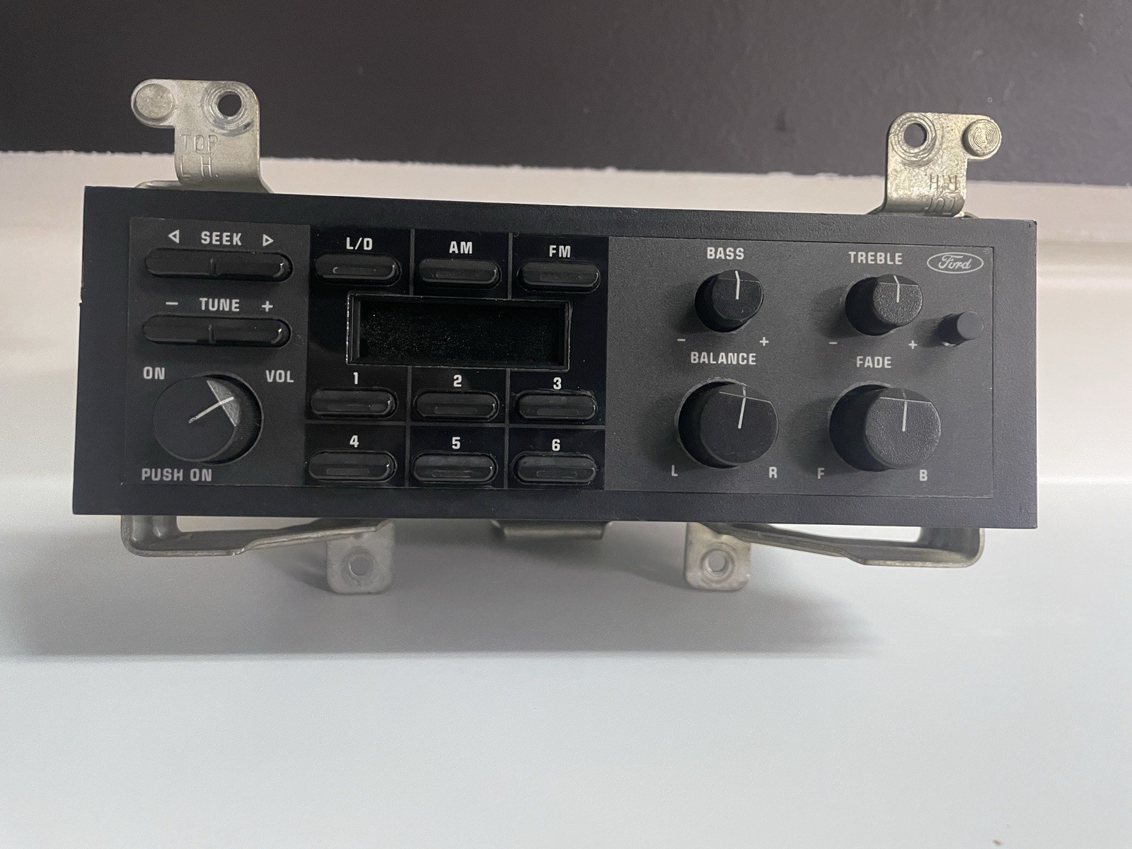 1987 - 91 AM/FM Ford Radio "w/BT," fits: Mustang, Escort, Explorer, Bronco, F150