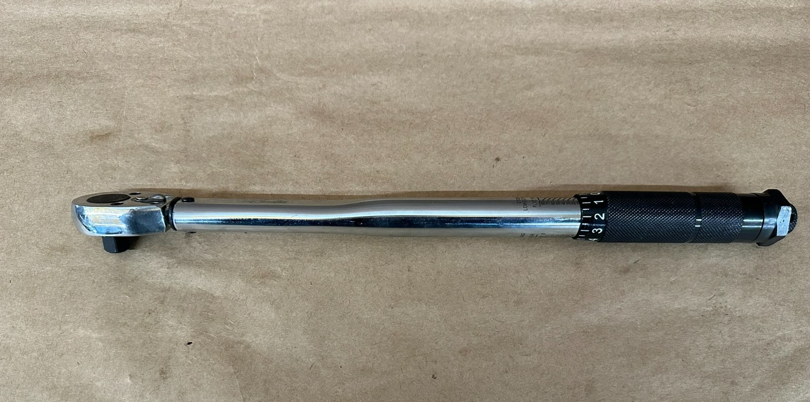 Epauto 3/8 in Drive Click Torque Wrench with case