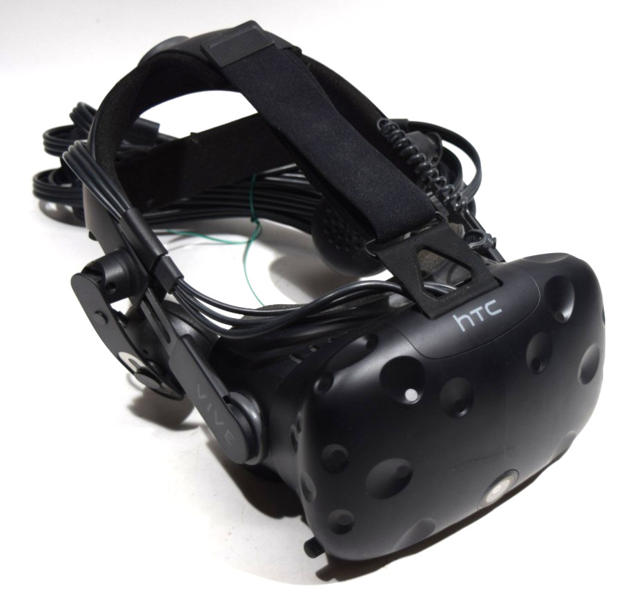 HTC Vive VR Headset Complete Set System Steam VR PC Virtual Reality