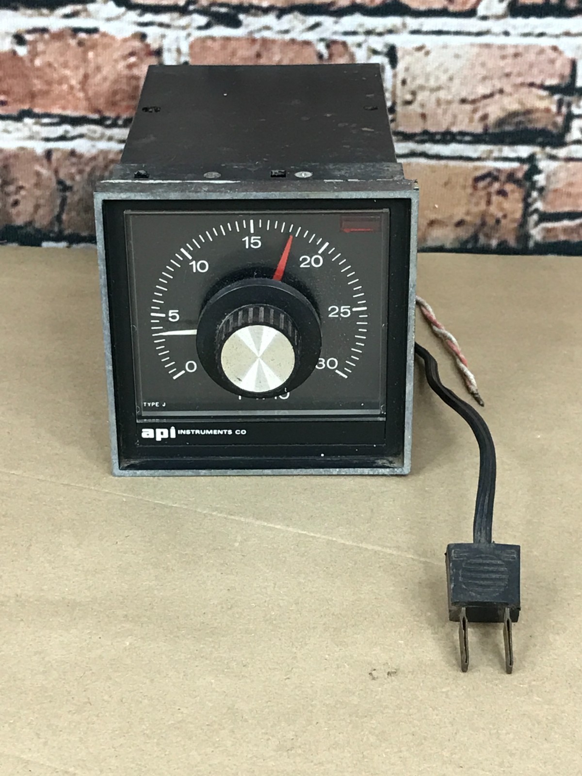 API Instruments Model 232 Automatic Temperature Controller, Powers On, Untested