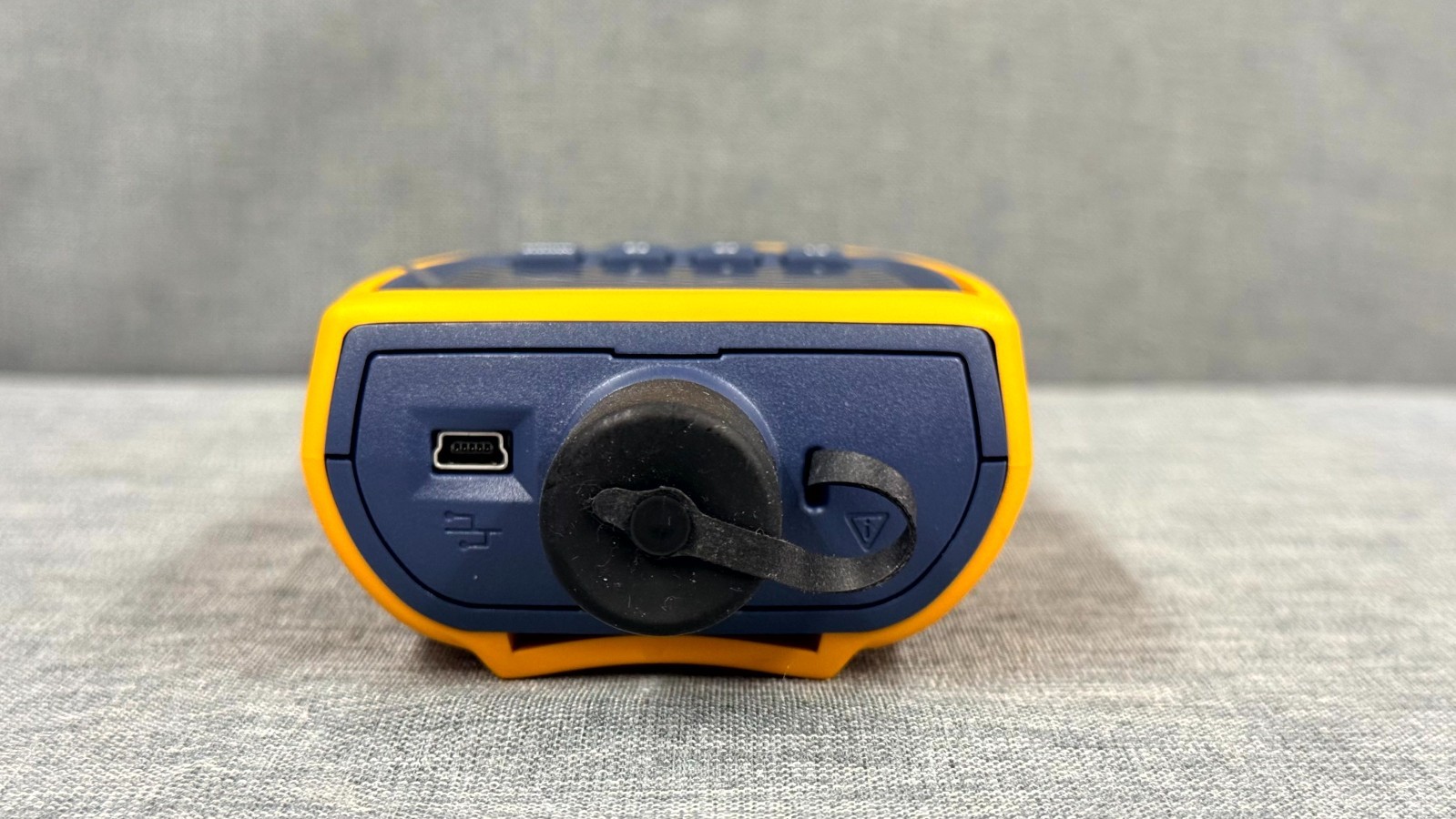 Fluke Networks SimpliFiber Pro Optical Power Meter Handheld Device