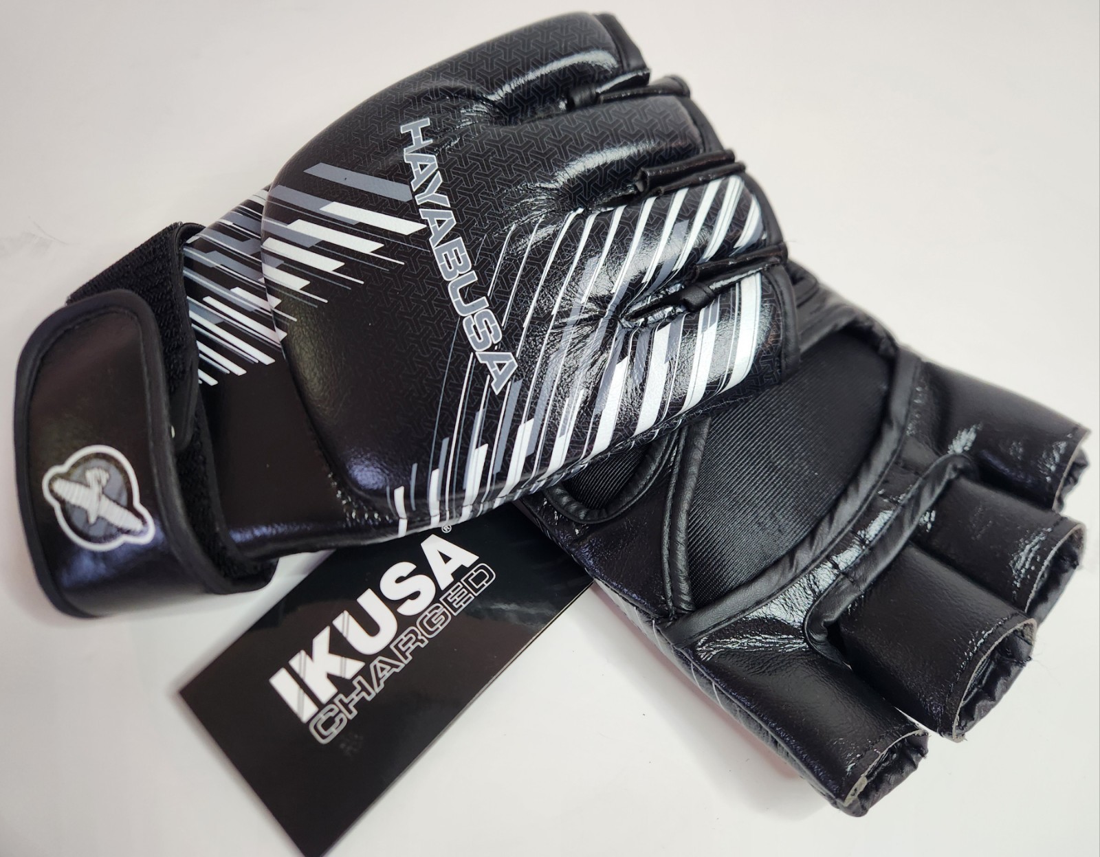 Hayabusa IKUSA 4oz MMA Gloves - TRAINING / SPARRING Black -Size XL NEW WITH TAGS
