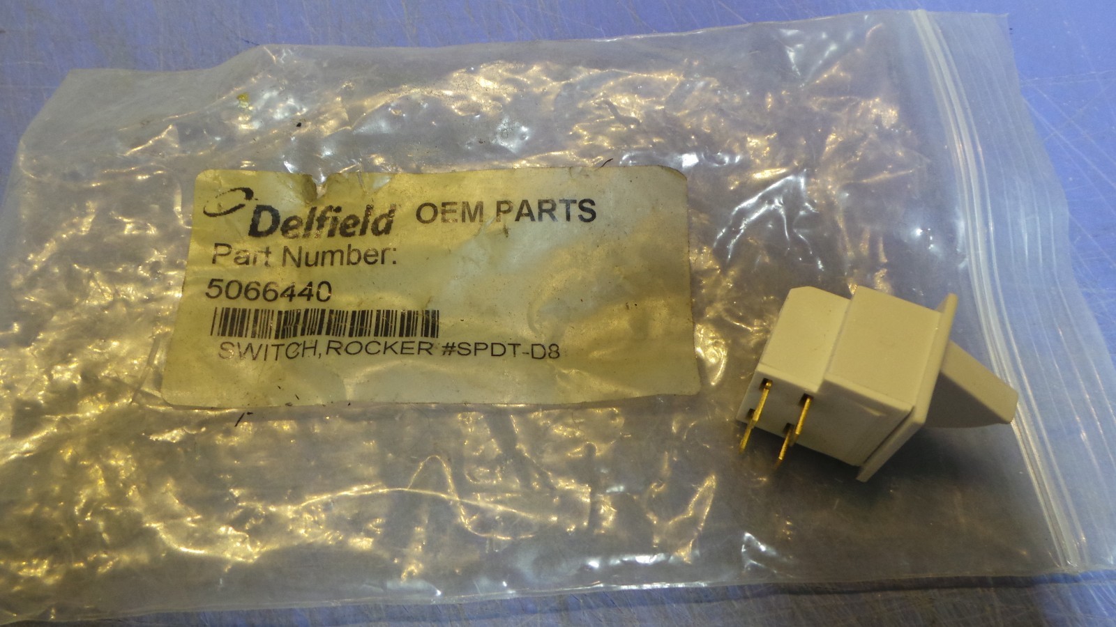 1 - Delfield - 5066440 - 4 Tab Fan and Light Switch NEW