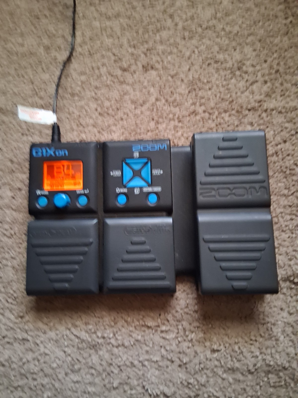 Zoom G1X-on Multi-Effects Pedal  Stomp Box - used works great