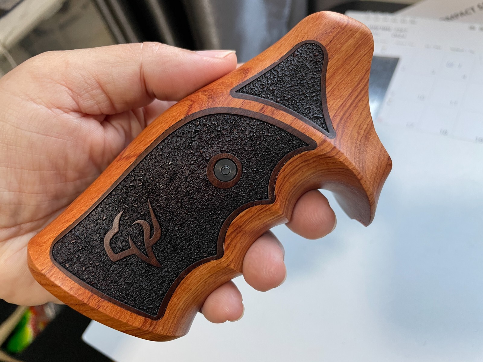 2Tone wood Target Grips Compatible with Taurus Medium/Large Frame Square frame