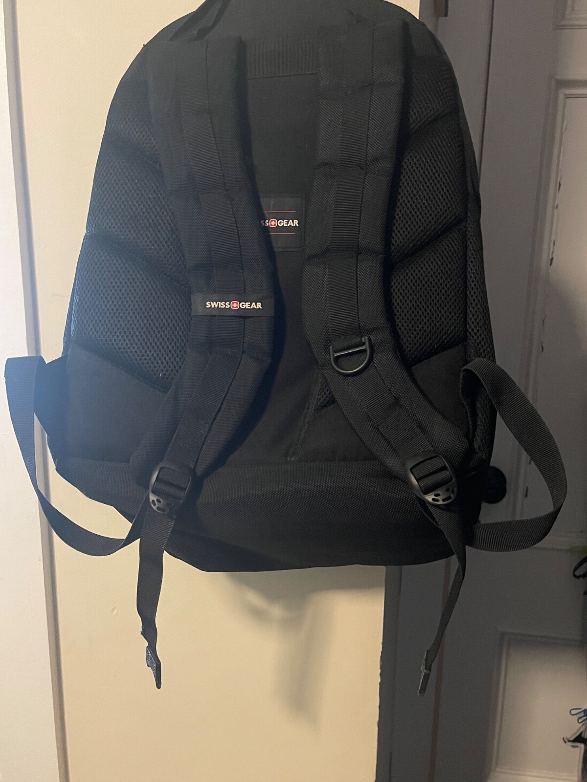 Swiss Gear Backpack Padded 3 Lg Double Zippered Pockets w/Hooks Sturdy Handle