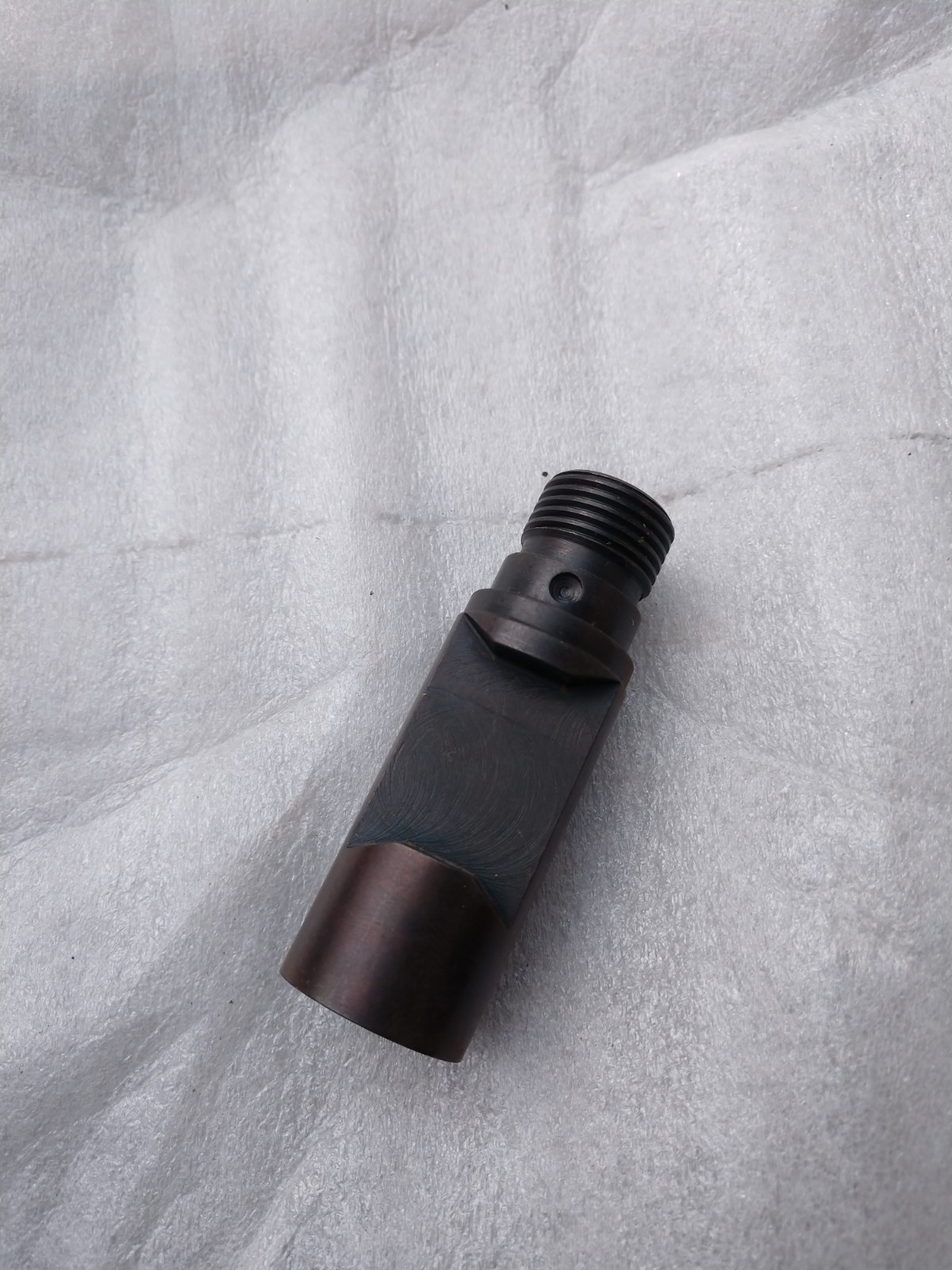 BRAND NEW NOS HUCK SPINDLE  84195