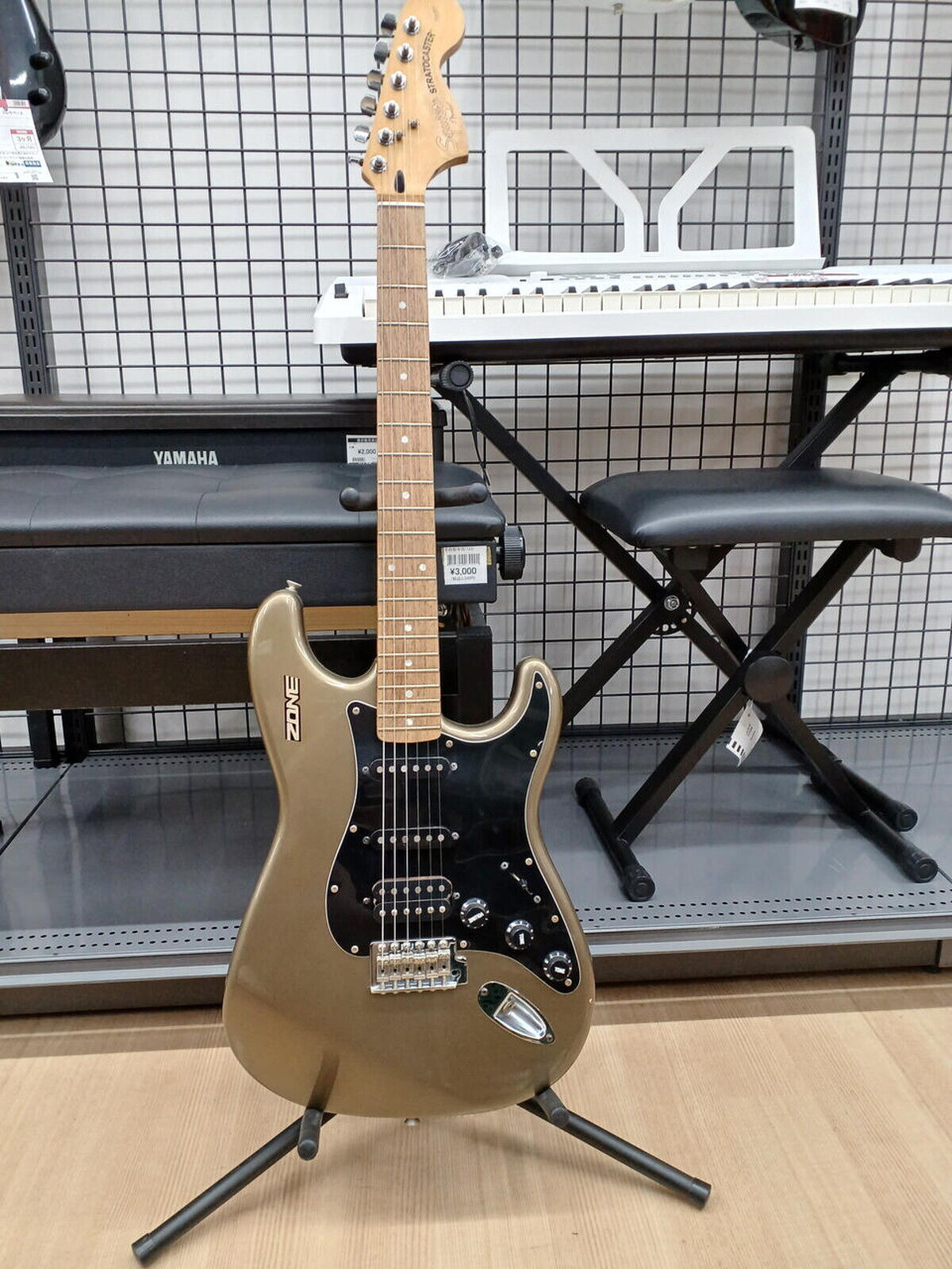 SQUIER ZONE AKASHI MODEL Used Maple neck Rosewood fingerboard