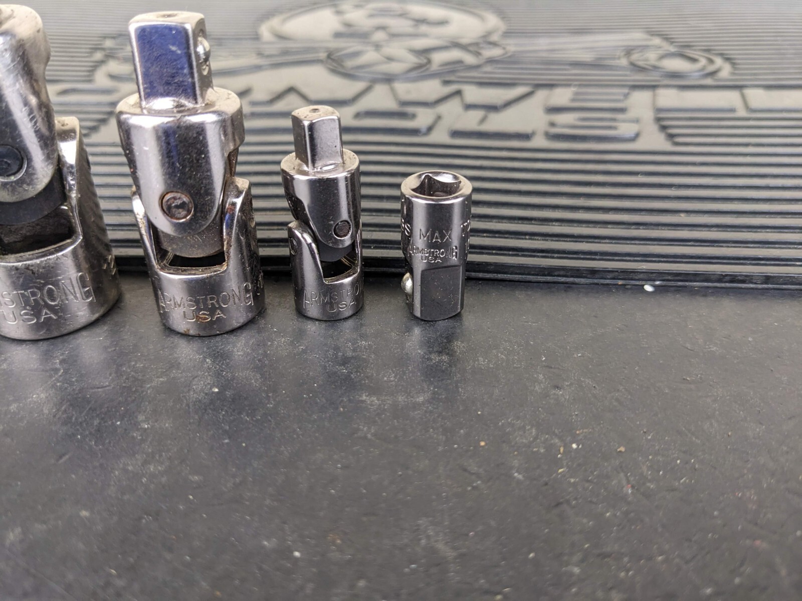 #ax037 Armstrong Tools USA 4pc Universal Joint Socket Adapter Set