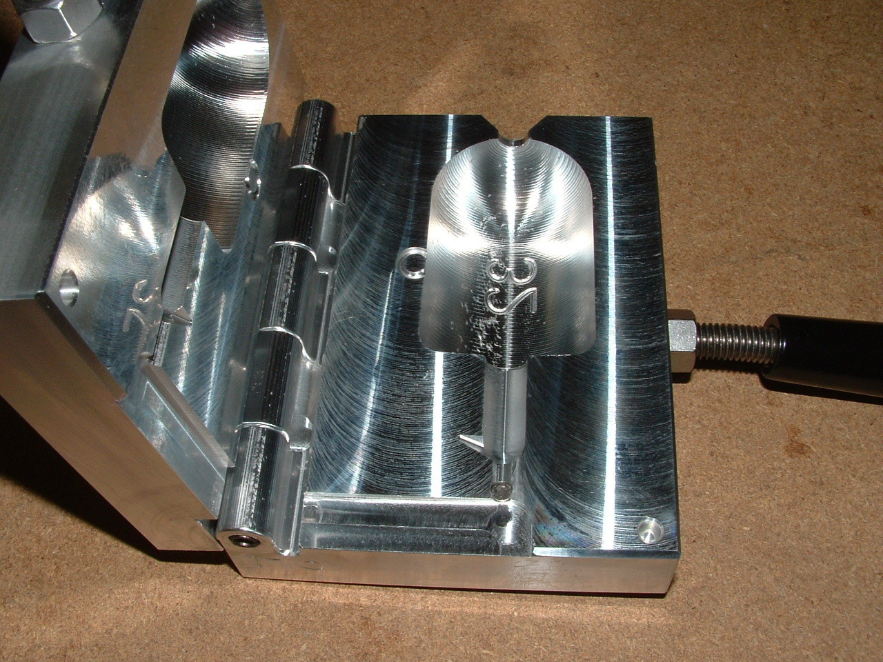 Saltwater Bullet Jig mold 32oz CNC Aluminum