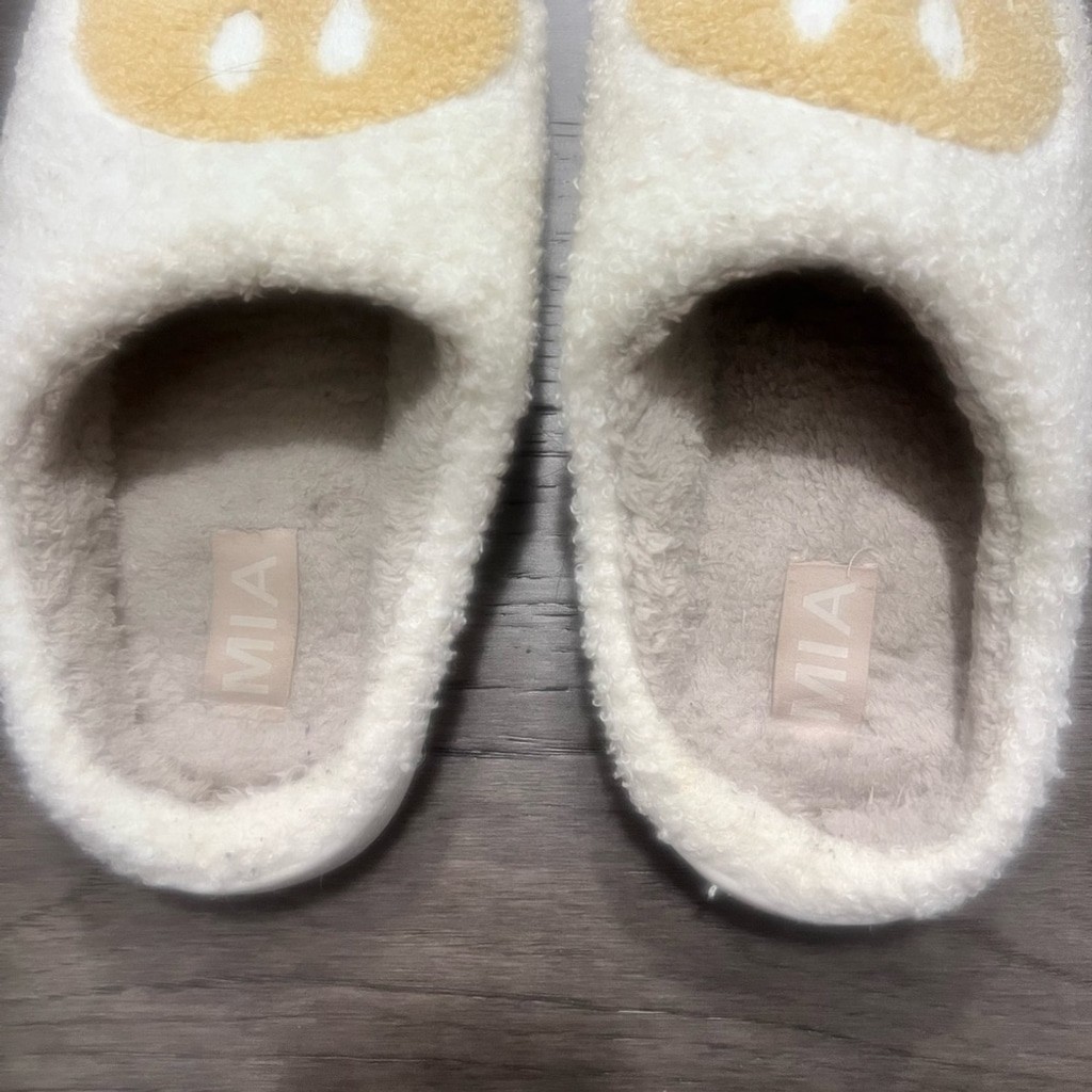 MIA Cream and Gold Smiley Face Slippers