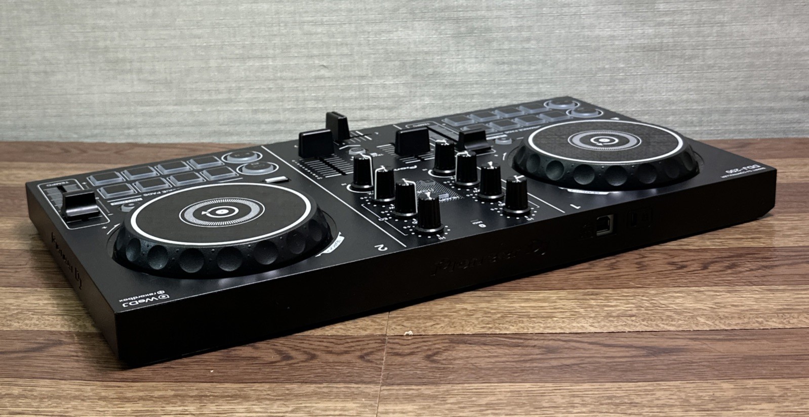 Pioneer DJ DDJ-200 DJ Controller
