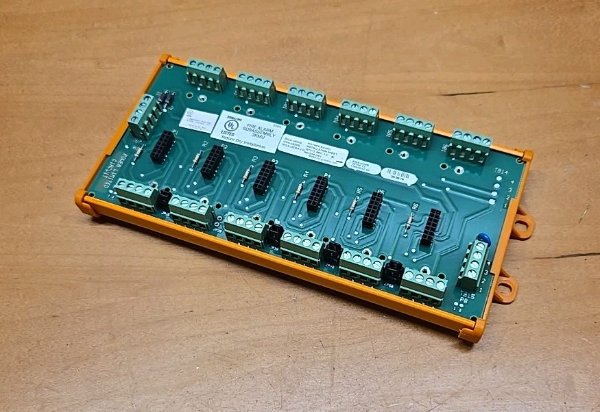 EDWARDS EST SIGA-UIO6R UNIVERSAL INPUT/OUTPUT MODULE BOARD FIRE ALARM bmc 38