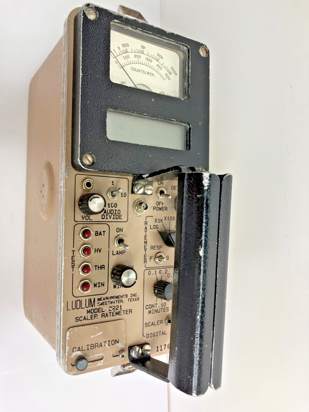 Ludlum Model 2221 Ratemeter/Scaler with RS-232 Port & Bluetooth Module