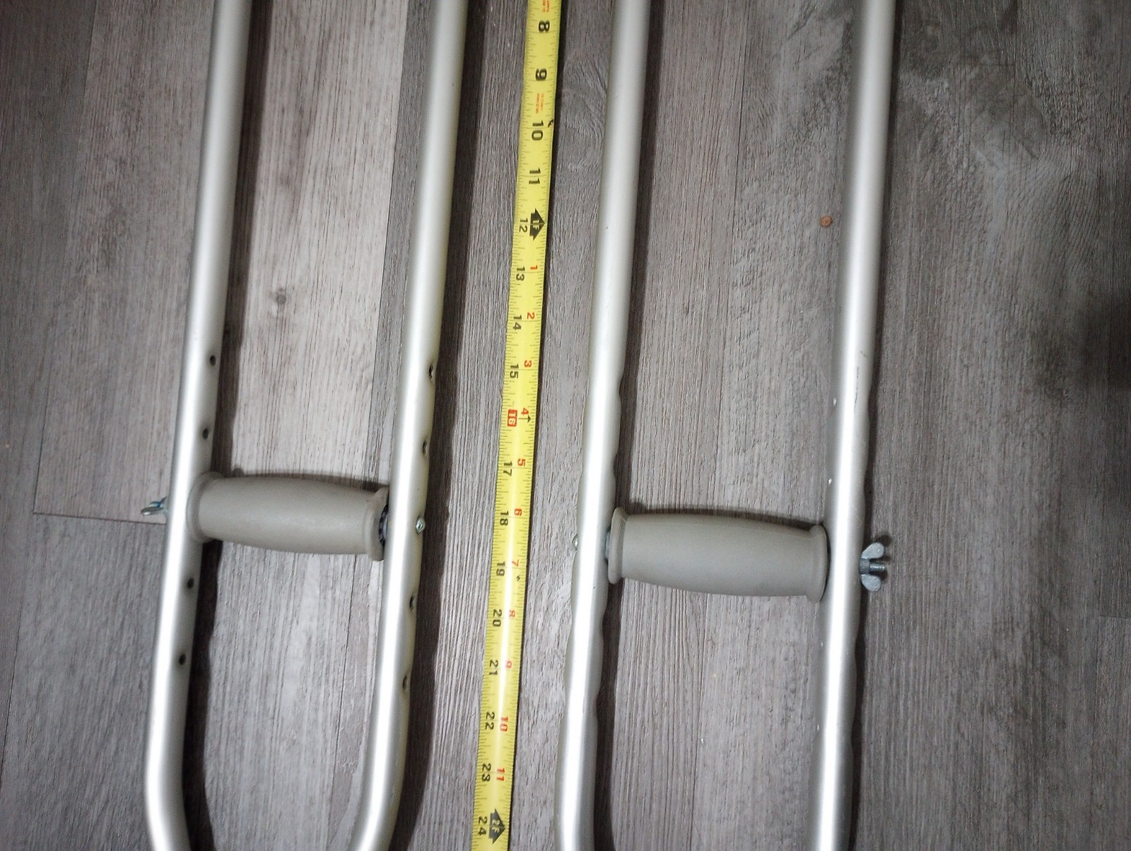 300 LBS max, Guardian Adjustable Aluminum Crutches Model MDSV80535